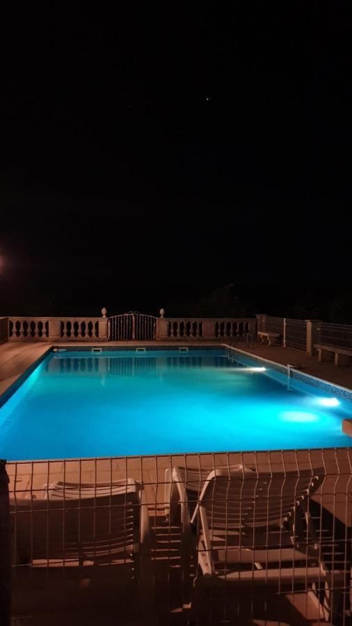 Maisonnette Au Pied De La Garrigue Villa Bernis Esterno foto