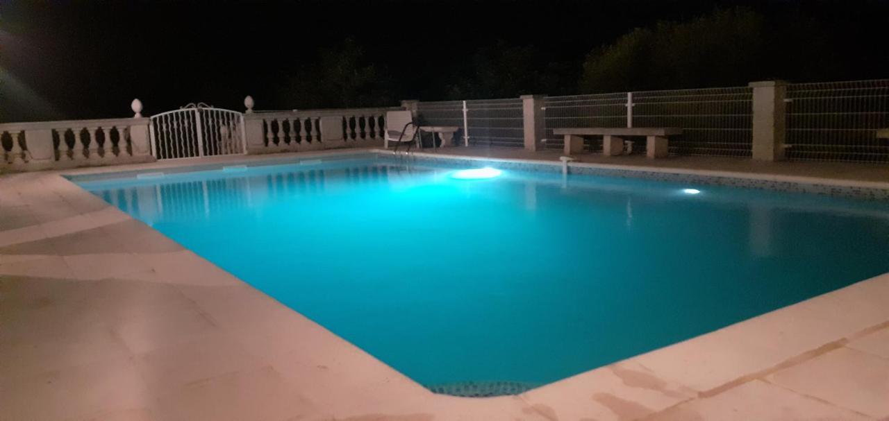 Maisonnette Au Pied De La Garrigue Villa Bernis Esterno foto
